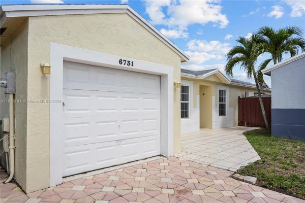 Country Lake Sorbet, 6731 NW 199th Ter, Hialeah, Florida 33015, image 3