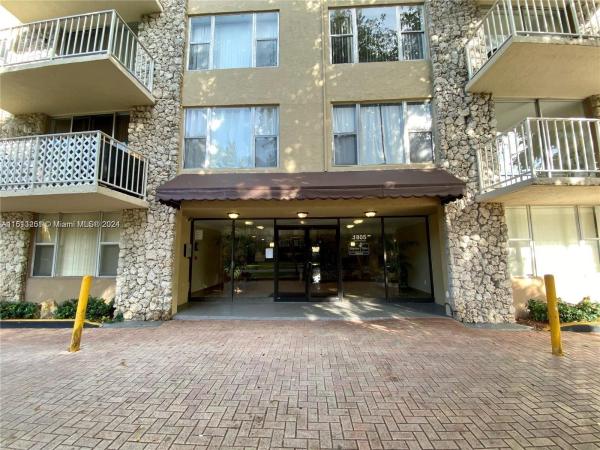 Bayview Palms, 1805 Sans Souci Blvd #215, North Miami, Florida 33181, image 1