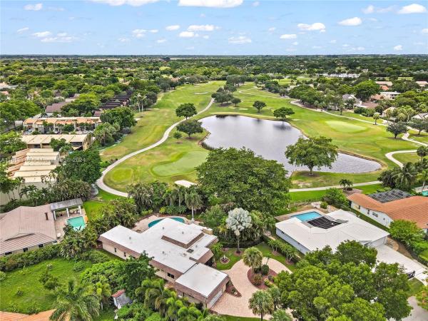 Jacaranda Country Club, 601 S Lake Dasha Dr, Plantation, Florida 33324, image 2