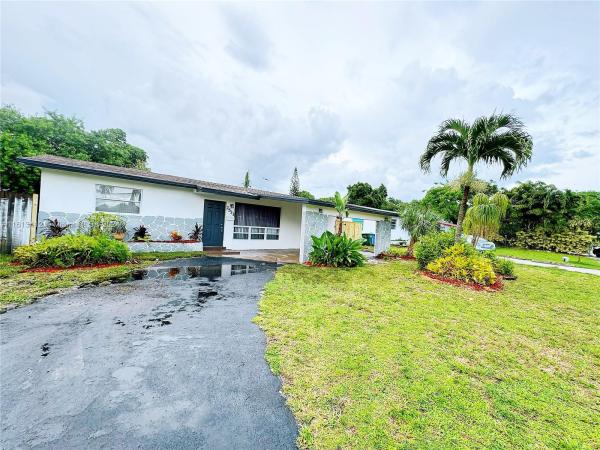 Lake Tahoe Estates, Oakland Park, Florida 33311, image 1
