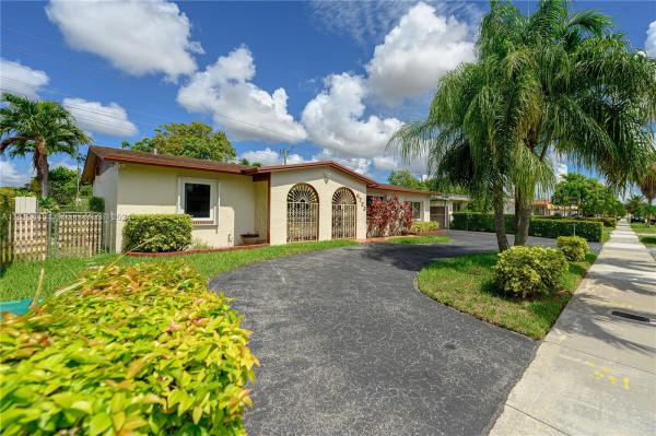 Sunset West, 6732 SW 135th Ct, Kendale Lakes, Florida 33183, image 1