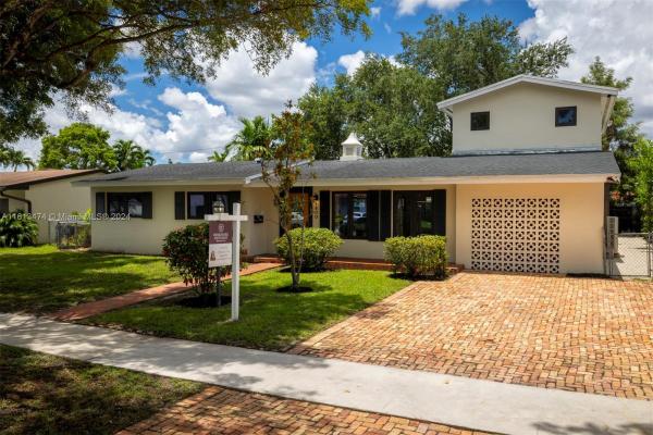 Coral Park Estates, 1800 SW 92nd Pl, Westchester, Florida 33165, image 1