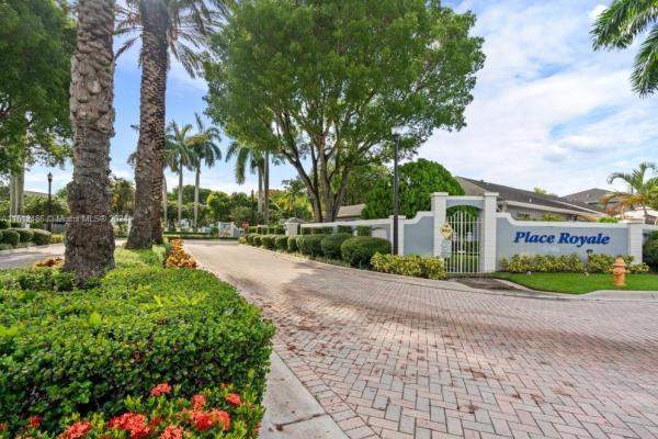 Place Royale, 14229 SW 97th Ter #14229, The Hammocks, Florida 33186, image 1