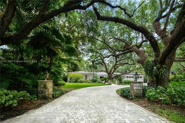 Coral Gables No HOA, 4680 SW 74th St, Coral Gables, Florida 33143, image 3