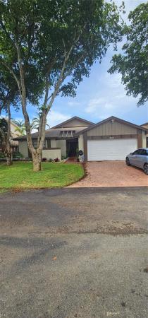 Patio Homes At Lakes Of The Meadow, 4323 SW 148th Pl, Kendall West, Florida 33185, image 1
