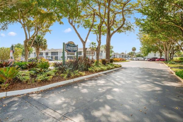 Lakeview At The Hammocks, 9723 Hammocks Blvd #201 G, The Hammocks, Florida 33196, image 1