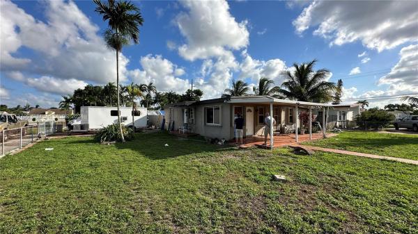 Tropical Estates, 10000 SW 43rd St, Olympia Heights, Florida 33165, image 2