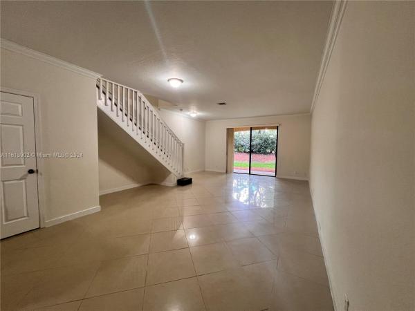 Courtyard At The Grove, 4014 Peppertree Dr, Weston, Florida 33332, image 2