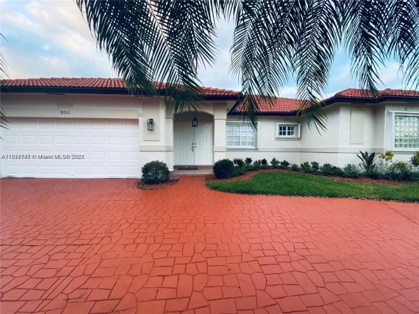 Royal Garden Estates, 9021 NW 162nd Ter, Miami Lakes, Florida 33018, image 3