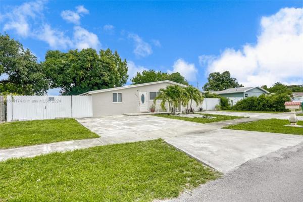 Highland Park Estates, 4321 NW 186th St, Miami Gardens, Florida 33055, image 1
