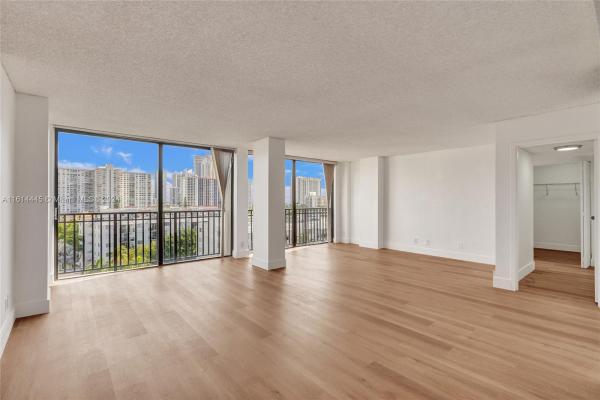 Plaza Of The Americas, 17021 N Bay Rd #906, Sunny Isles Beach, Florida 33160, image 3