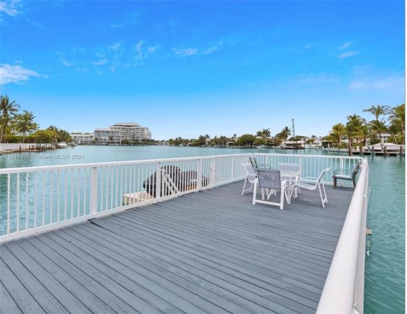 The Esquire House, 4710 Pine Tree Dr #45, Miami Beach, Florida 33140, image 1
