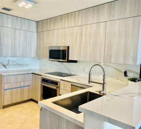 Aventura Lakes, 3145 NE 210th St, Aventura, Florida 33180, image 1