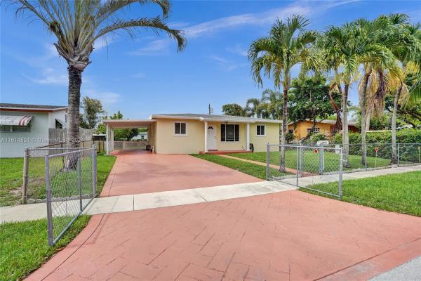 Boulevard Estates, 7221 Hayes St, Hollywood, Florida 33024, image 2