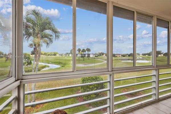476 Flanders J, Delray Beach, Florida 33484, image 2