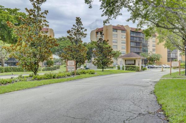 Environ 2, 3801 Environ Blvd #216, Lauderhill, Florida 33319, image 2