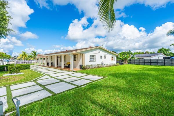 Caseil Heights, 14961 SW 307th St, Leisure City, Florida 33033, image 1