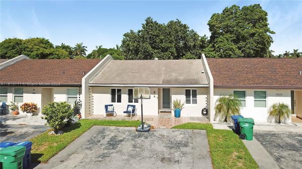 Bent Tree Center, 5224 SW 139th Ave Rd, Kendale Lakes, Florida 33175, image 1