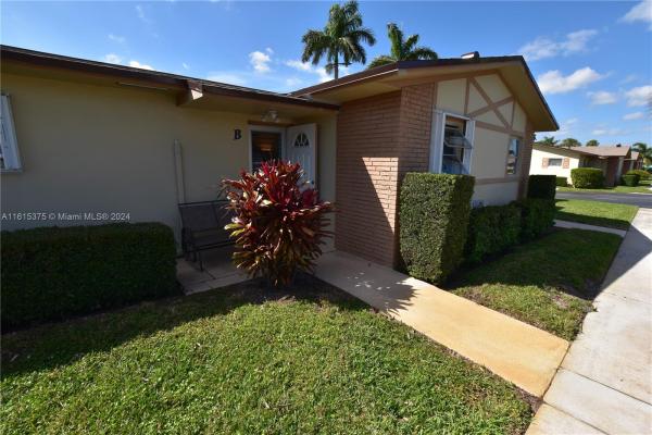 Crosley At Cresthaven Villas, 2882 Crosley Dr W #B, West Palm Beach, Florida 33415, image 2
