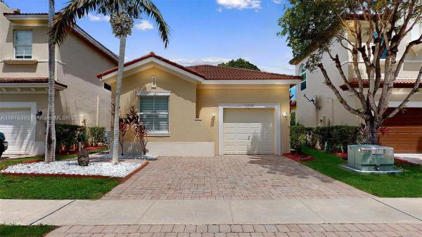 Portofino Palms, 1024 NE 40th Rd, Homestead, Florida 33033, image 2