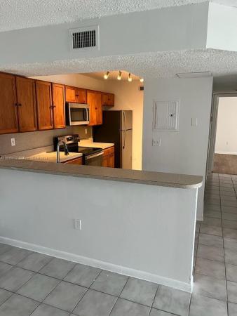 Le Club At Old Cutler, 8640 SW 212th St #103, Cutler Bay, Florida 33189, image 2