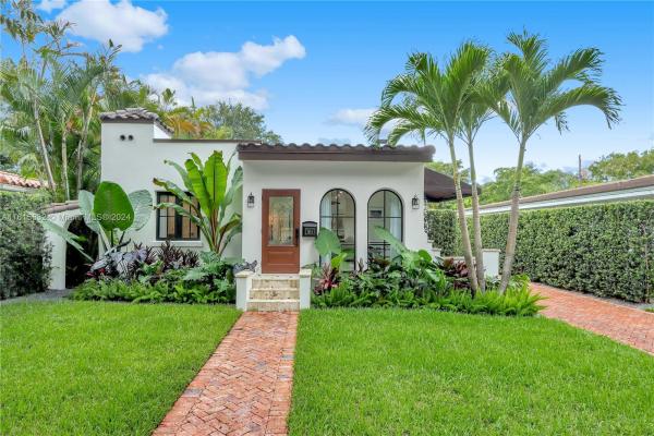 Davis Orchard, 1414 El Rado St., Coral Gables, Florida 33134, image 1