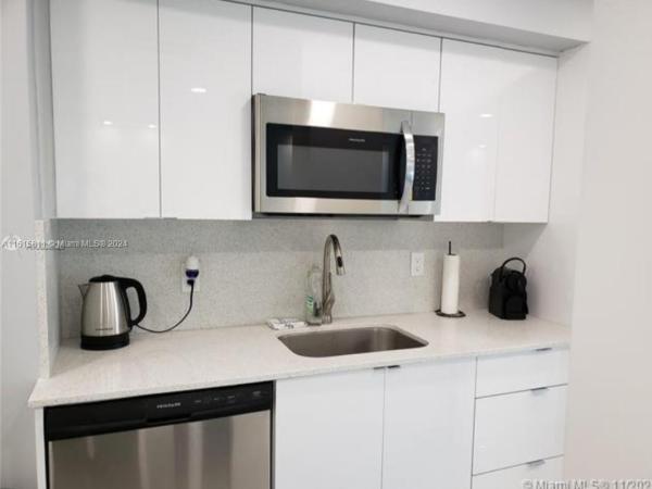 St Regis, 9500 W Bay Harbor Dr #4G, Bay Harbor Islands, Florida 33154, image 1