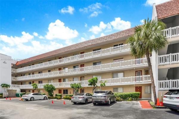 Las Vistas In Inverrary, 3601 Inverrary Dr #309, Lauderhill, Florida 33319, image 1