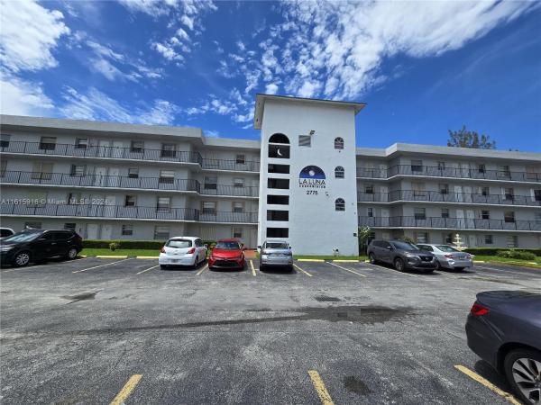 La Luna, 2775 W 52nd St #408, Hialeah, Florida 33016, image 1