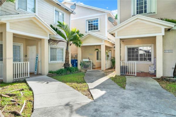 Villas Of Deerwood, 12235 SW 148th Ter, Three Lakes, Florida 33186, image 3