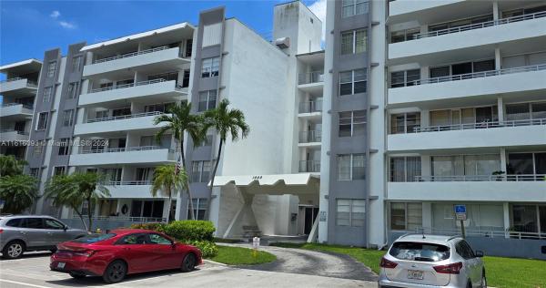 The Vintage, 1080 94th St #106, Bay Harbor Islands, Florida 33154, image 3