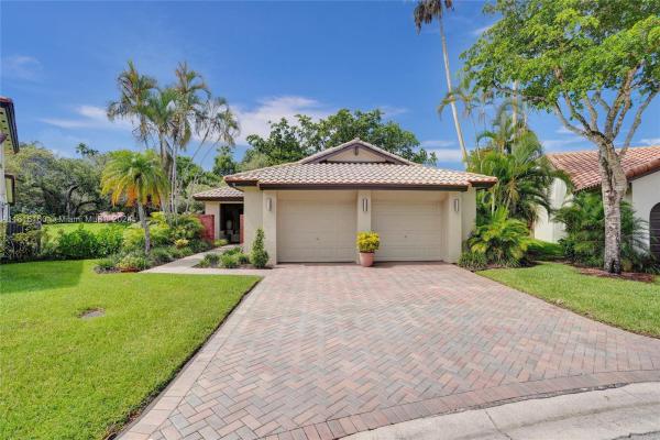 Patio Homes 2 At Country Isles, 2034 Montpeliar, Weston, Florida 33326, image 1