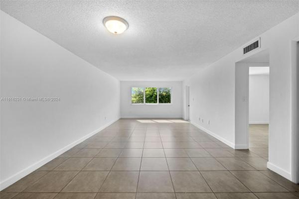 Coral Gate East, 6940 Miami Gardens Dr #1-330, Hialeah, Florida 33015, image 3