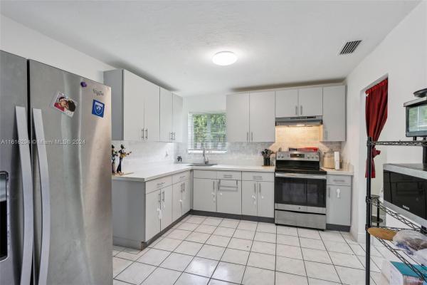 Mongiello Manor, 13735 NW 23rd Ave, Opa-Locka, Florida 33054, image 3