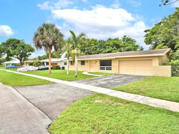 Mirror Lake Estates, 1131 NW 70th Ave, Plantation, Florida 33313, image 3