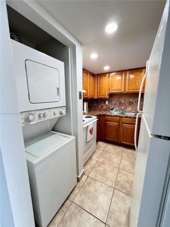Samari Lake East, 10090 NW 80th Ct #1517, Hialeah Gardens, Florida 33016, image 1