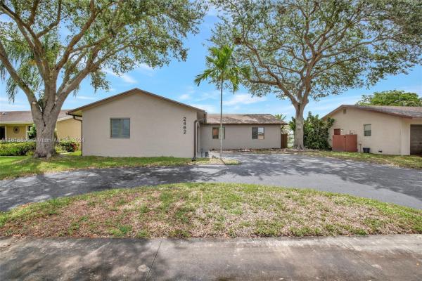 Woodstock, 2462 NW 108th Ter, Sunrise, Florida 33322, image 2