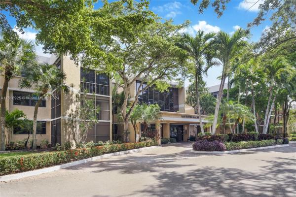 Country Club Village, 16325 Golf Club Rd, Weston, Florida 33326, image 1