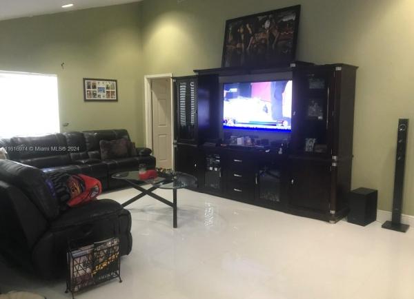 Meadow Wood Manor, 13015 SW 261st Ter, Princeton, Florida 33032, image 3