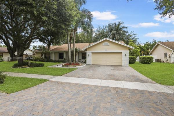 Pasadena Estates, 20261 NW 8th St, Pembroke Pines, Florida 33029, image 1