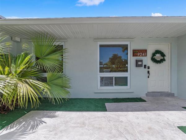 Whispering Pines Estates, 9241 SW 192nd Dr, Cutler Bay, Florida 33157, image 3