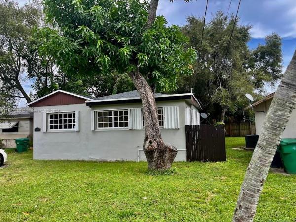 Town Of Modelo, 209 NW 7th Ave, Dania Beach, Florida 33004, image 1