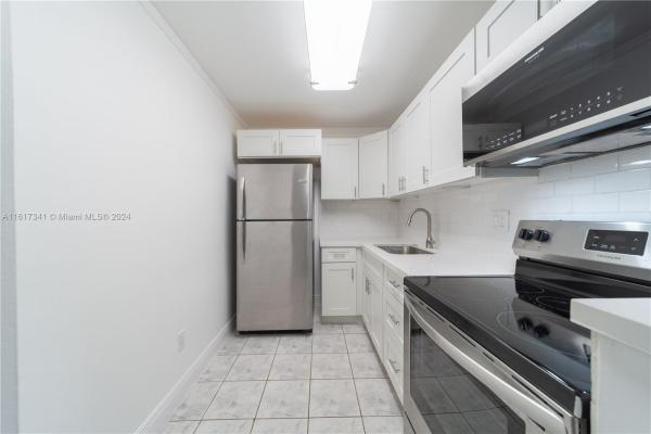 Summit Chase, 8501 NW 8th St #110, Fountainebleau, Florida 33126, image 1