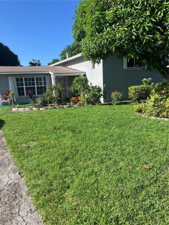 Mansionette Homes, 1345 NE 199th St, Ives Estates, Florida 33179, image 1