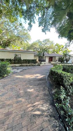Coral Gables Country Club, 1530 Salvatierra Dr, Coral Gables, Florida 33134, image 2