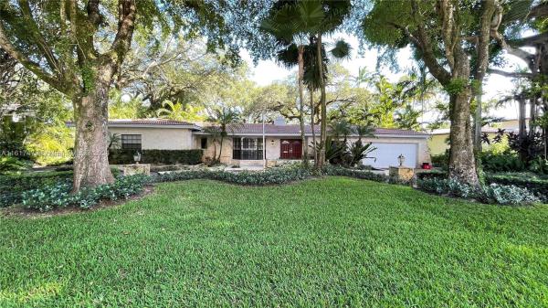 Coral Gables Country Club, 1530 Salvatierra Dr, Coral Gables, Florida 33134, image 3