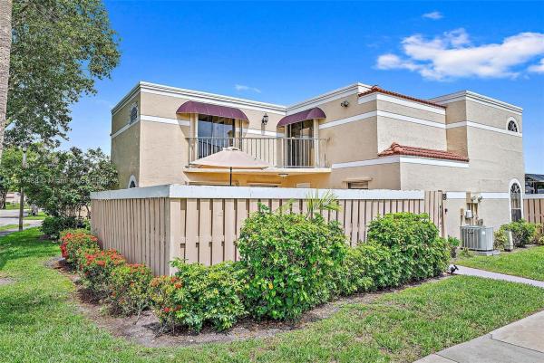 Chateau Wood, 3725 Village Dr #B, Delray Beach, Florida 33445, image 1
