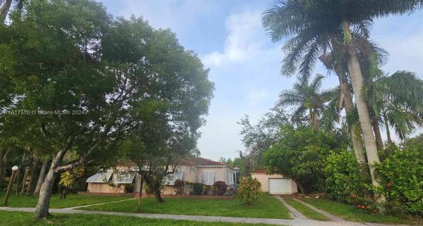 Country Club Estates, 141 Palmetto Dr, Miami Springs, Florida 33166, image 1