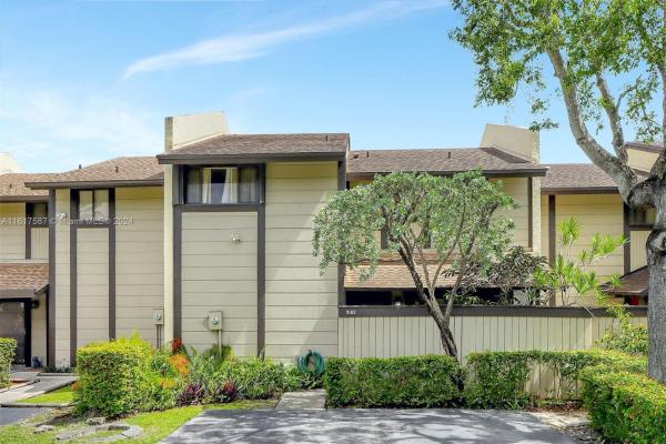 Briar Bay Townhouse Estates, 9180 SW 128th Ln ##9180, Kendall, Florida 33176, image 1