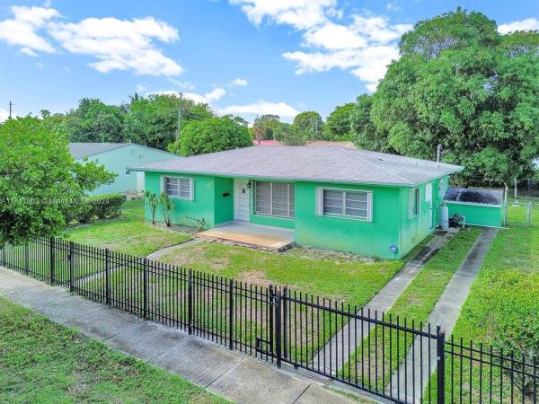 Mansionette Homes, 1030 NW 129th St, North Miami, Florida 33168, image 1